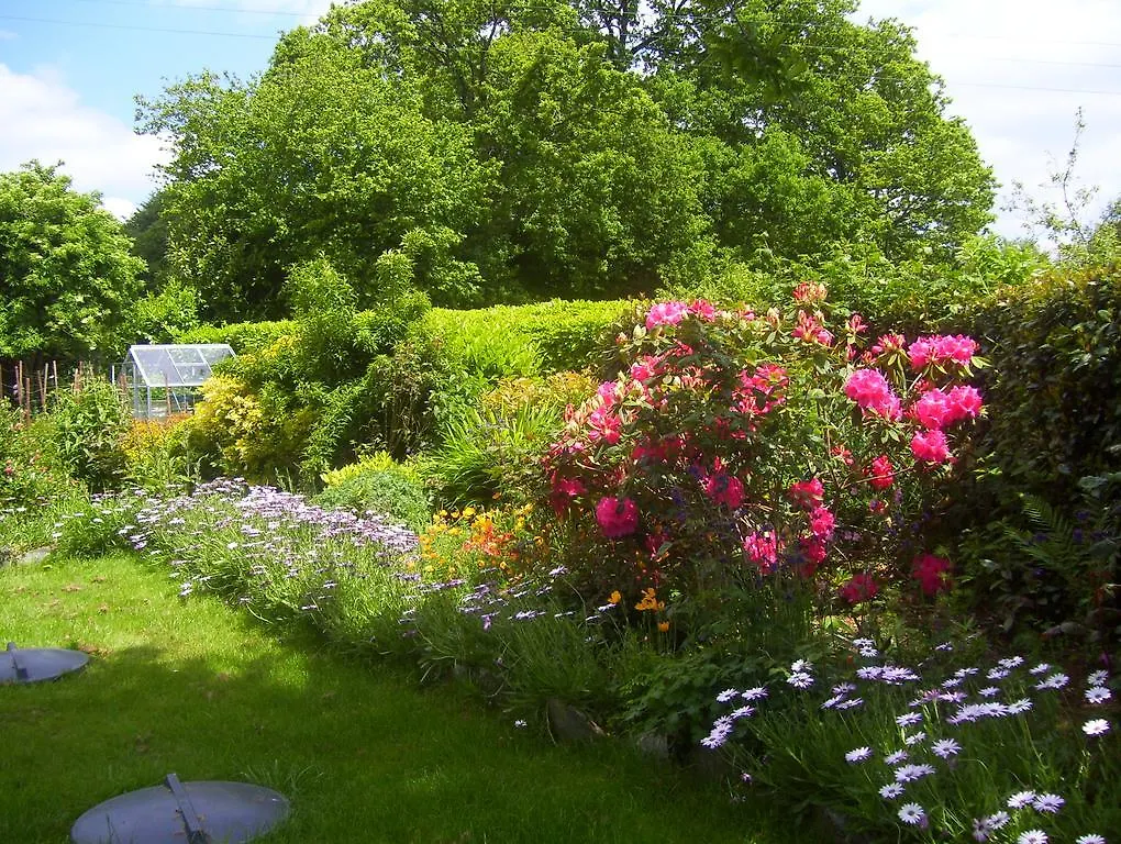 Le Boterff Gites Et Camping Saint-Mayeux Bed & Breakfast